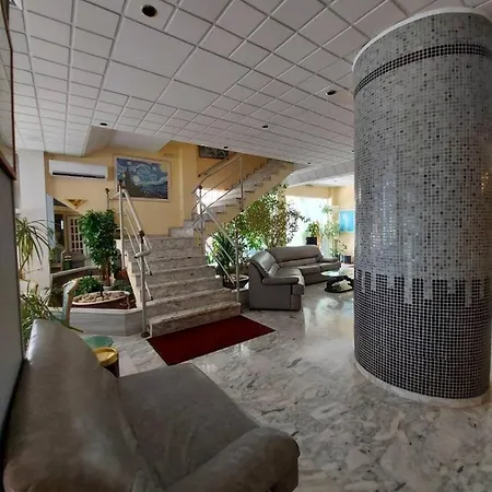 Batis Hotel 2*